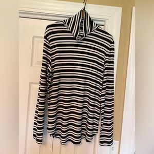 Very Soft Old Navy Luxe black & white stripe long sleeved turtleneck. XL